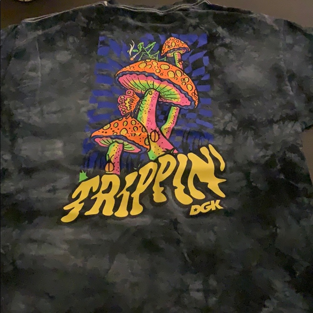Zumiez mushroom t-shirt